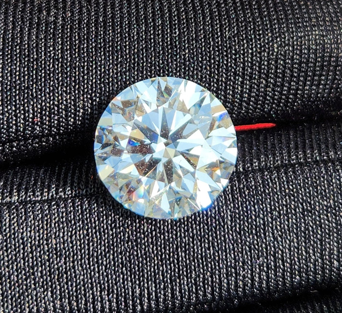 5.59 ct F VVS2 Lab Grown Diamond - Round - IGI Certified